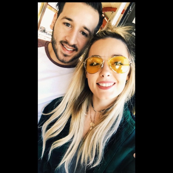 Meet your Posher, Emiley - Picture 3 of 5